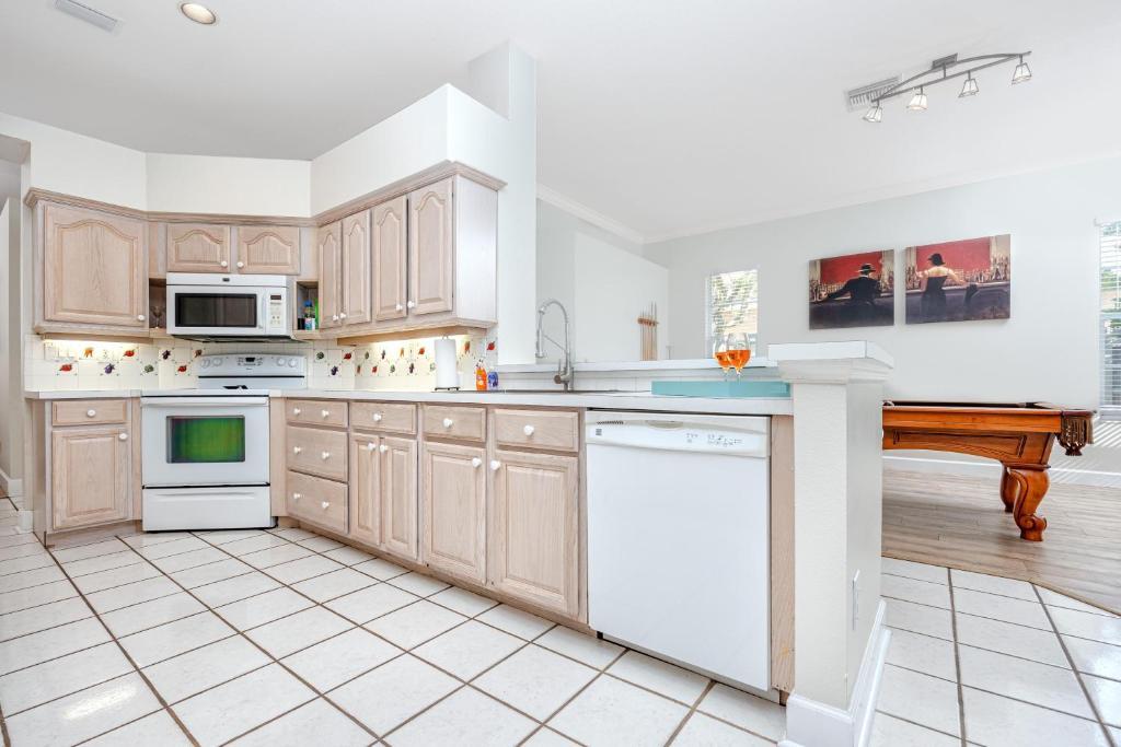 Palm Harbor Paradise - Lovely Home With Pool & Hot Tub Екстериор снимка